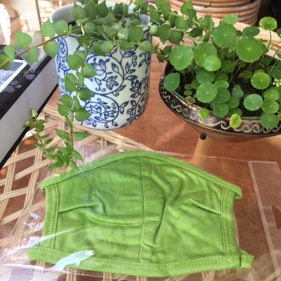 FACE CLOTH MASK/ NWT/ WASHABLE/ MADE IN CANADA - Picture 4 of 5